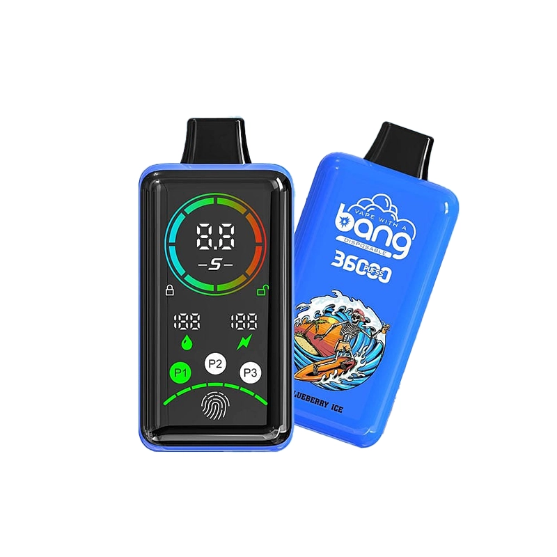 Bang 36000 Power Puffs Vape Großhandel 12 Vorder- und Rückansicht des Bang 36000 Power Vape-Gerätes mit digitalem Display und lebendigem Blueberry Ice-Design mit Markenlogo und Wellenmotiv.