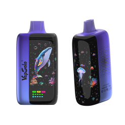 Vapsolo Master 70000 Puffs Jednorazowe Vape Hurtownia 15 Podwójny widok waporyzatora VapSolo Master 70K przedstawiający żywy motyw oceanu z wielorybem i meduzą, z oznaczeniem smaku Mixed Berry.