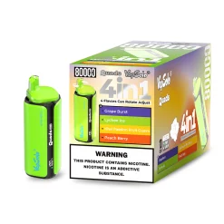 Vapsolo Quads 80000 Puffs 4 w 1 Jednorazowy Vape Hurtownia 21 Jasnozielone jednorazowe urządzenie vape VapSolo Quads 80000 4 w 1 obok kolorowego pudełka detalicznego z listą smaków z regulacją obrotową: Grape Burst, Lychee Ice, Kiwi Passion Fruit Guava, Peach Berry; wyraźne ostrzeżenie o nikotynie na opakowaniu.
